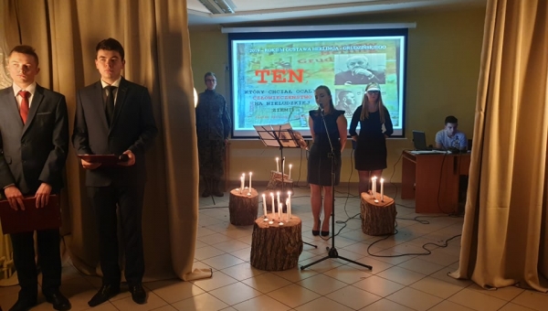 WIECZORNICA Z OKAZJI 101 ROCZNICY ODZYSKANIA PRZEZ POLSKĘ NIEPODLEGŁOŚCI