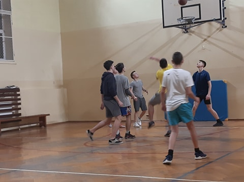 PO PROSTU LUBIMY GRAĆ W KOSZYKÓWKĘ!
