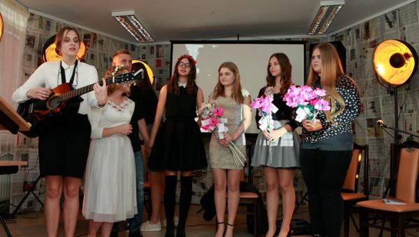 10 LAT PRACOWNI POD GARGULCEM WYSTAWA DOKUMENTALNA- „STWÓRZMY SCENĘ”