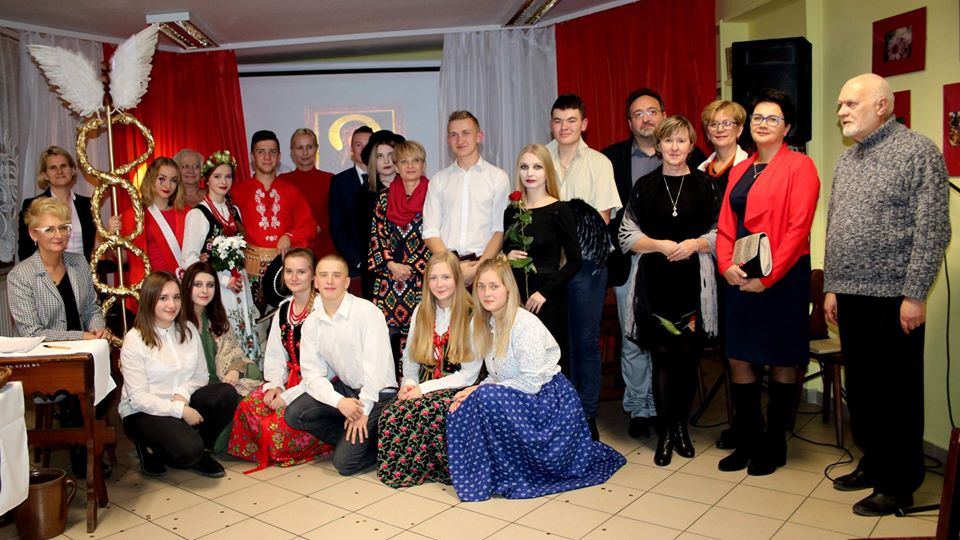 10 LAT PRACOWNI POD GARGULCEM WYSTAWA DOKUMENTALNA- „STWÓRZMY SCENĘ”