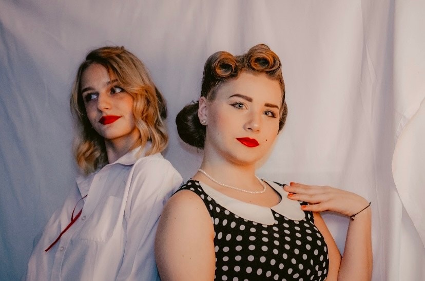 Wystawa fotografii Fryzur Retro w Naszej Bursie