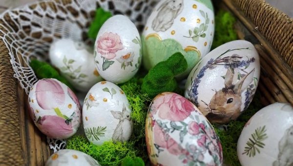 Warsztaty decoupage  z wykorzystaniem jajek.