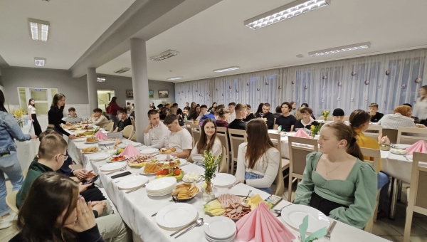 Uroczysta kolacja wielkanocna