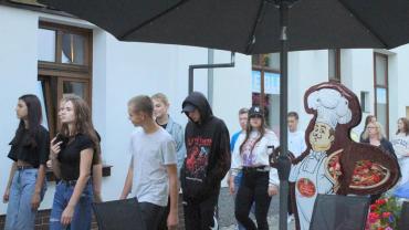 242057286 4586487678056002 7488478160849354693 N