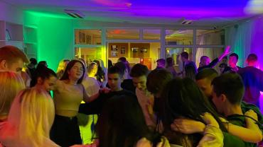 242401131 564343828323955 7800499008486756147 N