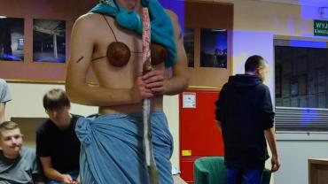 263169489 479268036848424 5885164786343779809 N