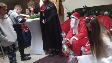 264708776 4849422288429205 6993060269797808176 N