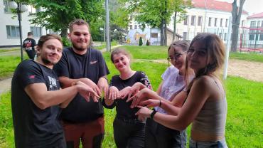 285887509 5407431492628279 2682139656103404935 N