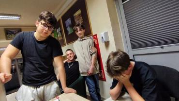 342967193 1865940510473270 1260940247388985598 N