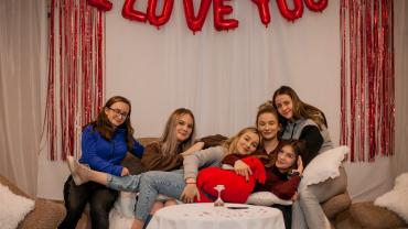 332086246 746811803516639 7776778816677729736 N