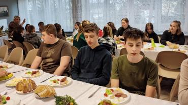 339776195 1224426688196640 3843722098298817340 N