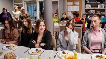 339813515 639066804723002 3046229445753550849 N