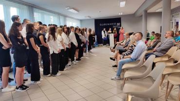 384238883 825706776224567 165142409558555891 N