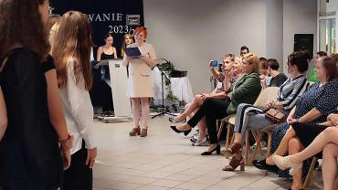 385288157 825706916224553 3487051739368807848 N