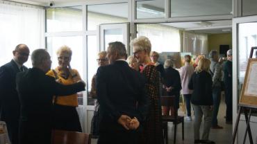 71881752 2709085759154219 3143946993026465792 N