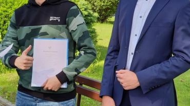 105970840 3273945495976900 4521185481908790704 O