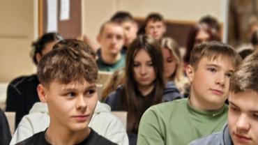 Modzie Bursy Na Spotkaniu 2