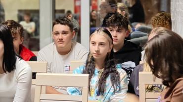 Modzie Bursy Na Spotkaniu