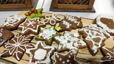 Spotkanie Wigilijne W Bursie Szkolnej W Starym Saczu. Bozonarodzeniowa Prezentacja Wyrobow Z 2