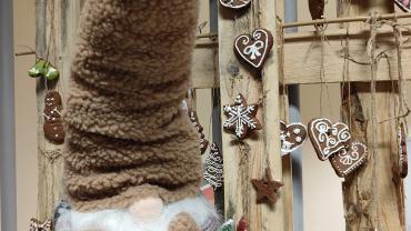 Spotkanie Wigilijne W Bursie Szkolnej W Starym Sczu. Boonarodzeniowa Prezentacja Wyrobw Z Piernika Wykonanych Przez Wychowankw W Ramach Projektu Kulturalo Kulinarne Podre Dekoracje Witeczne W