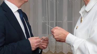 Spotkanie Wigilijne W Bursie Szkolnej W Starym Saczu. Wspolne Dzielenie Sie Oplatkiem I Sk 31