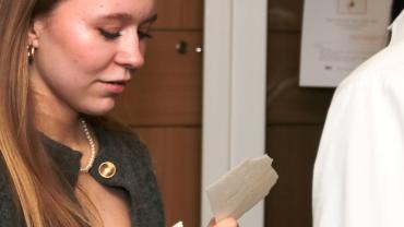 Spotkanie Wigilijne W Bursie Szkolnej W Starym Saczu. Wspolne Dzielenie Sie Oplatkiem I Sk 5