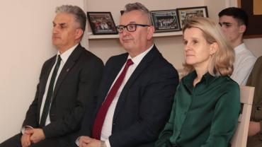 Spotkanie Wigilijne W Bursie Szkolnej W Starym Saczu. Zaproszeni Goscie Podczas Czesci Ofic 1